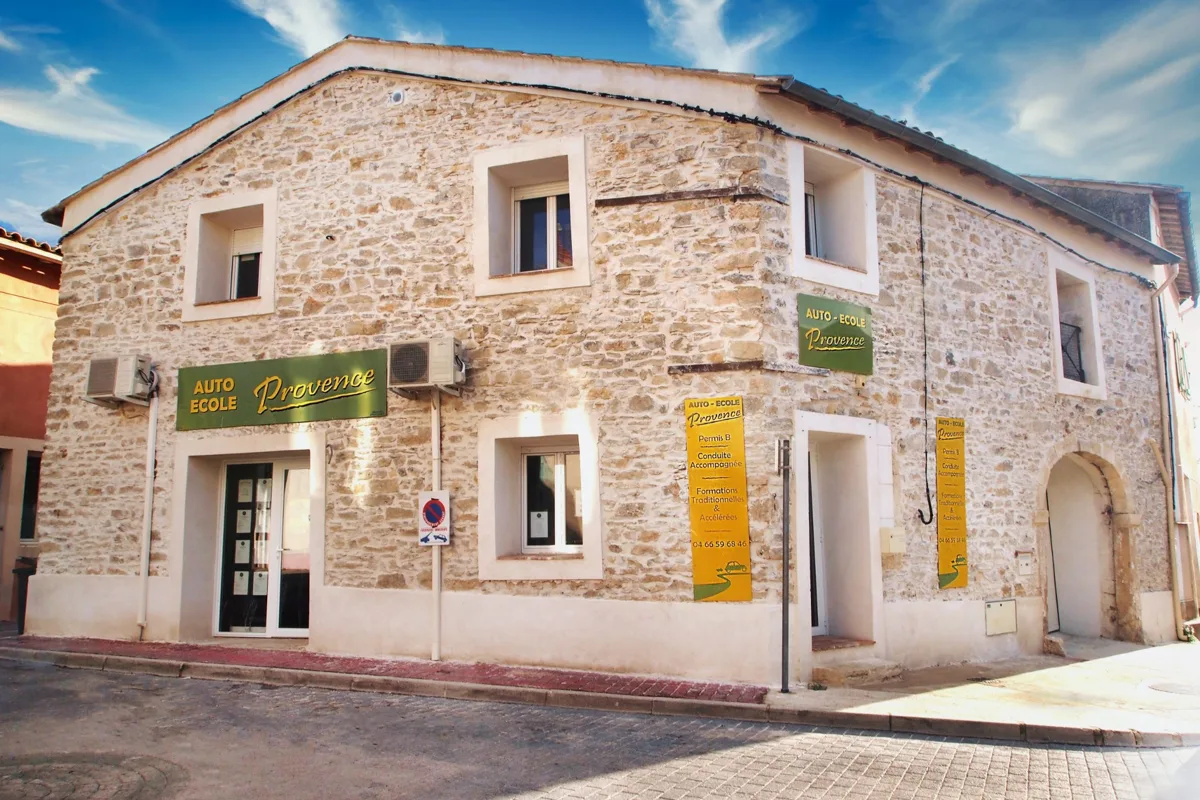 La façade de l’Auto-école Provence à Marguerittes